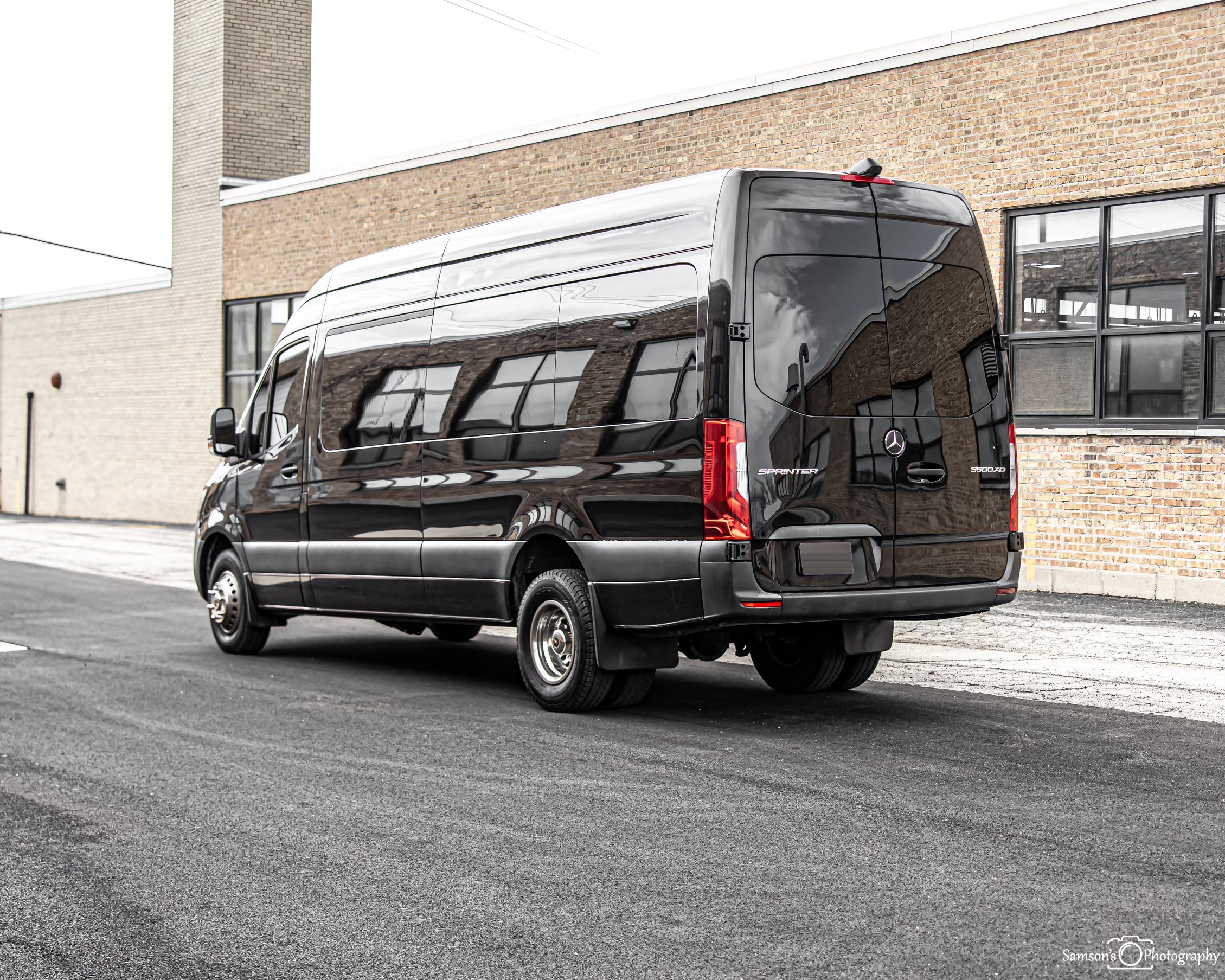 Front view of Mercedes Sprinter Van – VIP passenger shuttle rental in Chicago