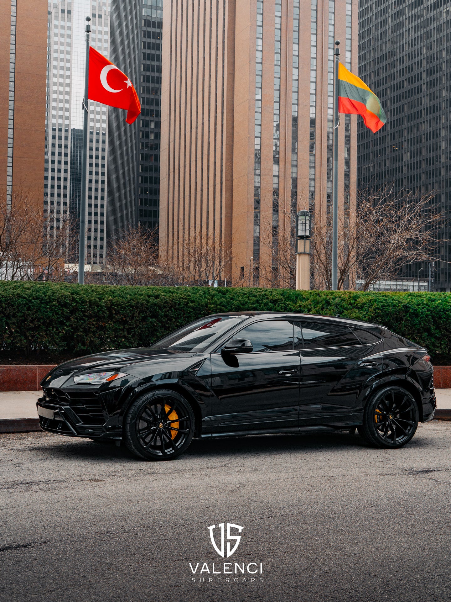Black Lamborghini Urus front profile – luxury SUV rental Chicago