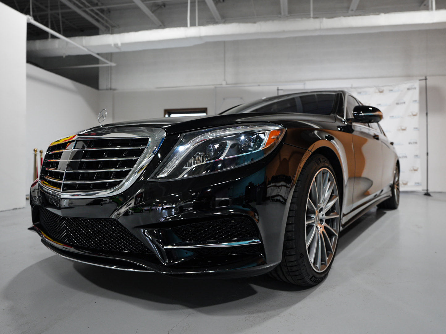 Mercedes-Benz S550 front view in Chicago