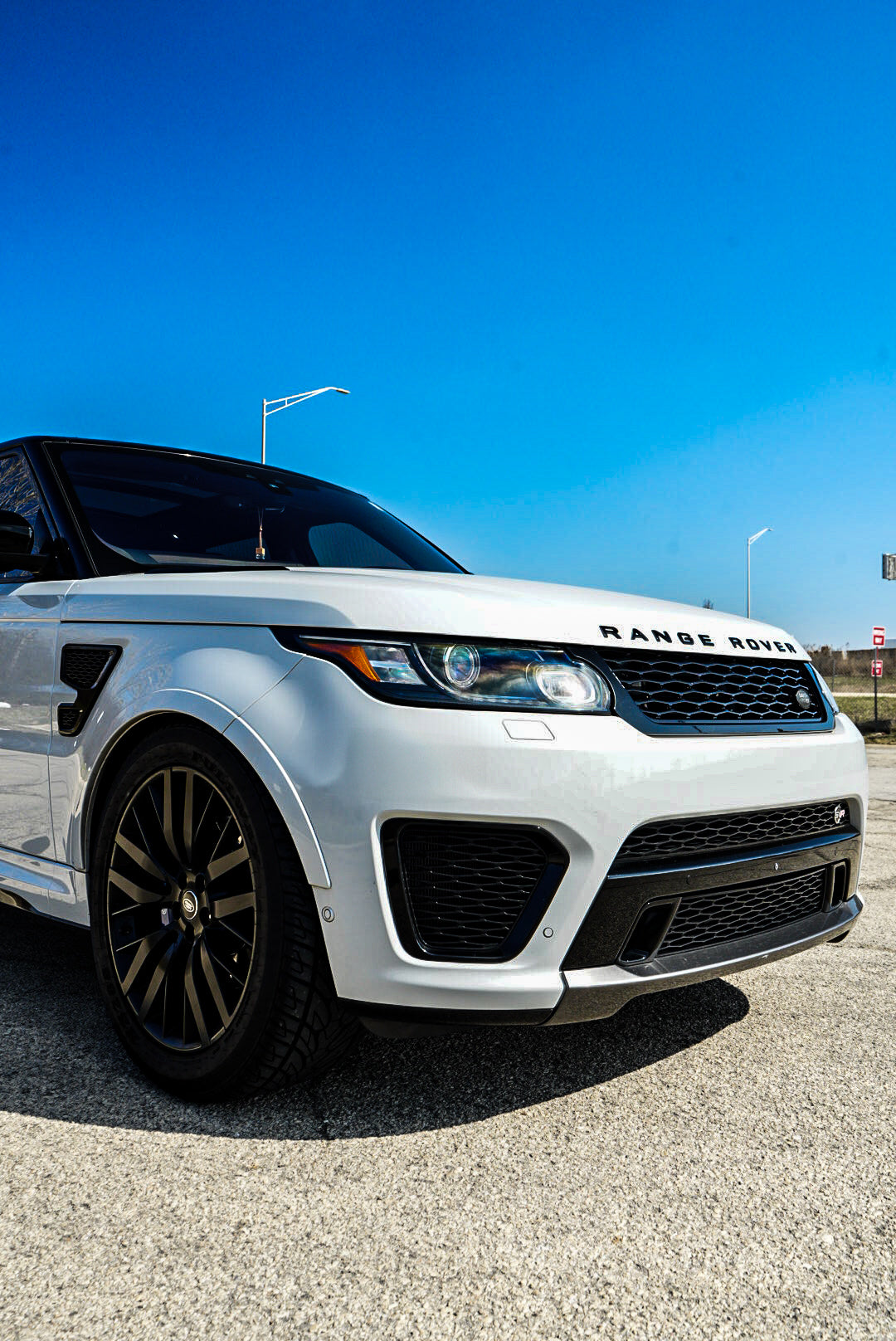 Panoramic roof and SVR performance seats – luxury SUV