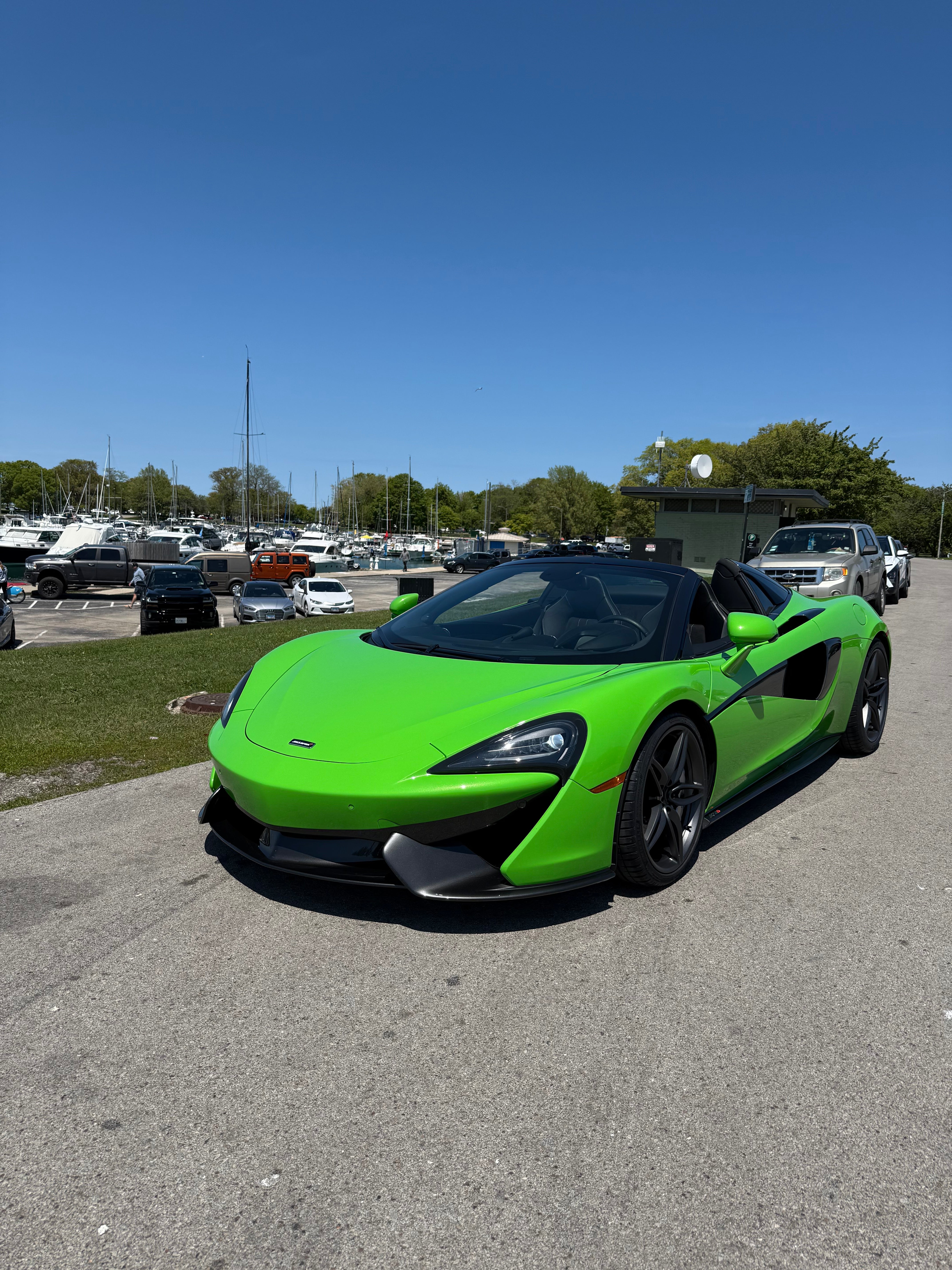McLaren 570S front profile – supercar rental Chicago